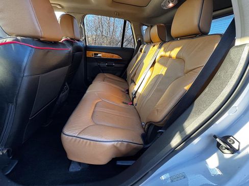 Used 2013 Lincoln MKX AWD image 16