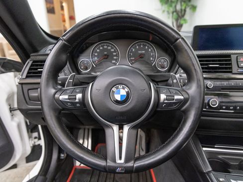 Used 2015 BMW M4 Convertible image 16