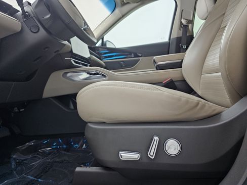 Used 2024 Lincoln Nautilus Reserve image 10