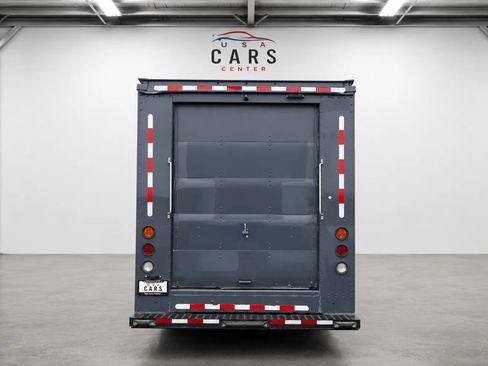 Used 2021 Ford Transit 350 DRW RWD image 5