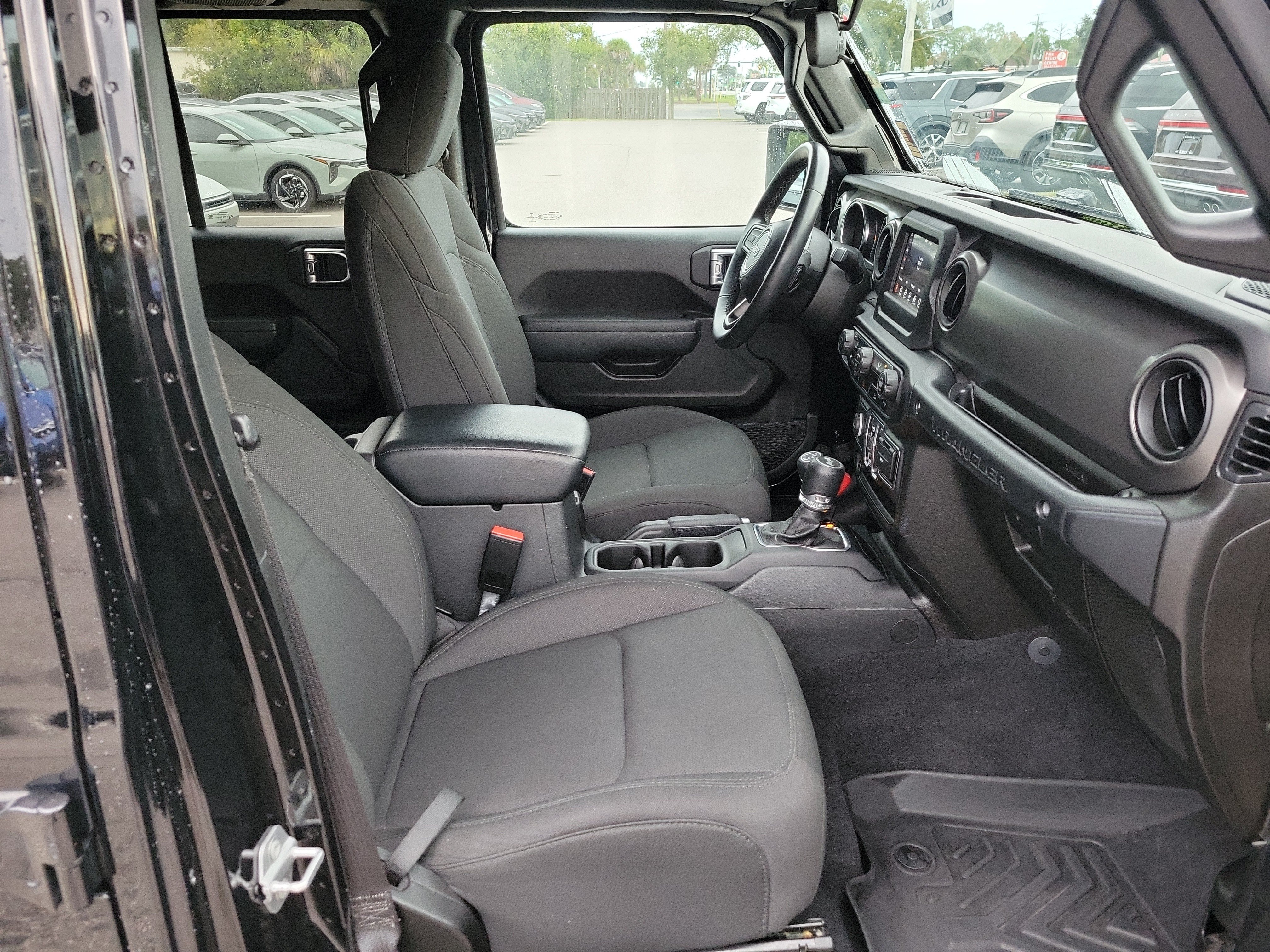Used 2021 Jeep Wrangler Unlimited Sport AWD/4WD image 5