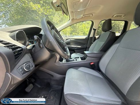 Used 2019 Ford Escape SE FWD image 19