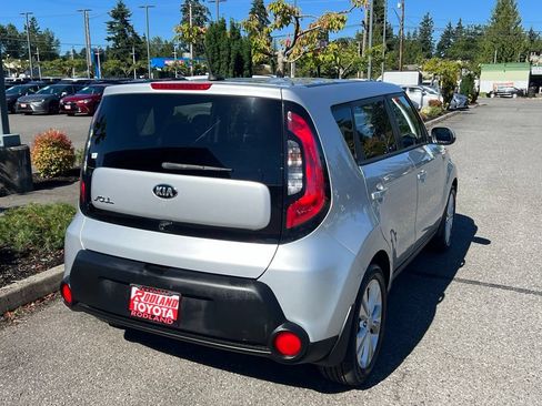 Used 2015 Kia Soul + FWD image 7