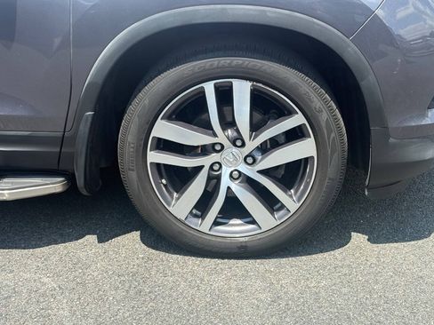 Used 2017 Honda Pilot Touring image 37