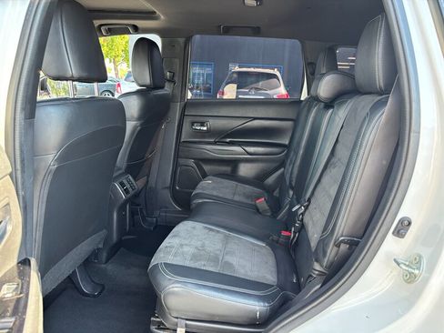 Used 2019 Mitsubishi Outlander LE FWD image 11