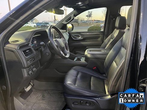 Used 2023 Chevrolet Suburban RST w/ Luxury Package image 4