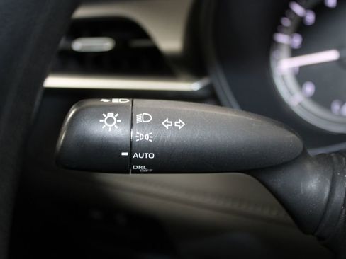 Used 2023 Toyota Highlander L image 31