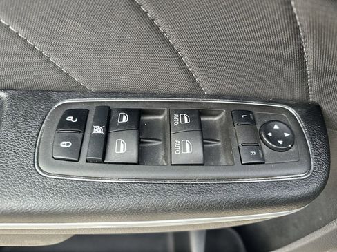 Used 2022 Dodge Charger SXT image 15