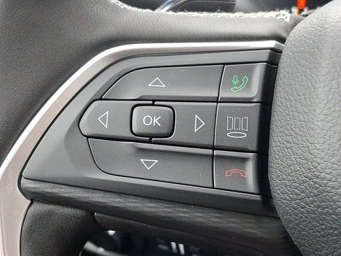 New 2025 Jeep Grand Cherokee Altitude image 15