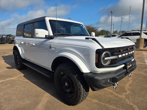 Certified 2022 Ford Bronco Outer Banks AWD/4WD image 3