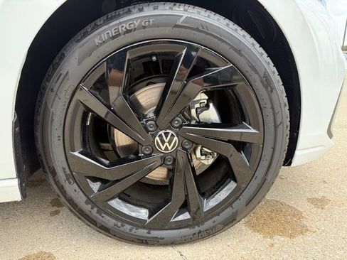 New 2025 Volkswagen Jetta SE image 7