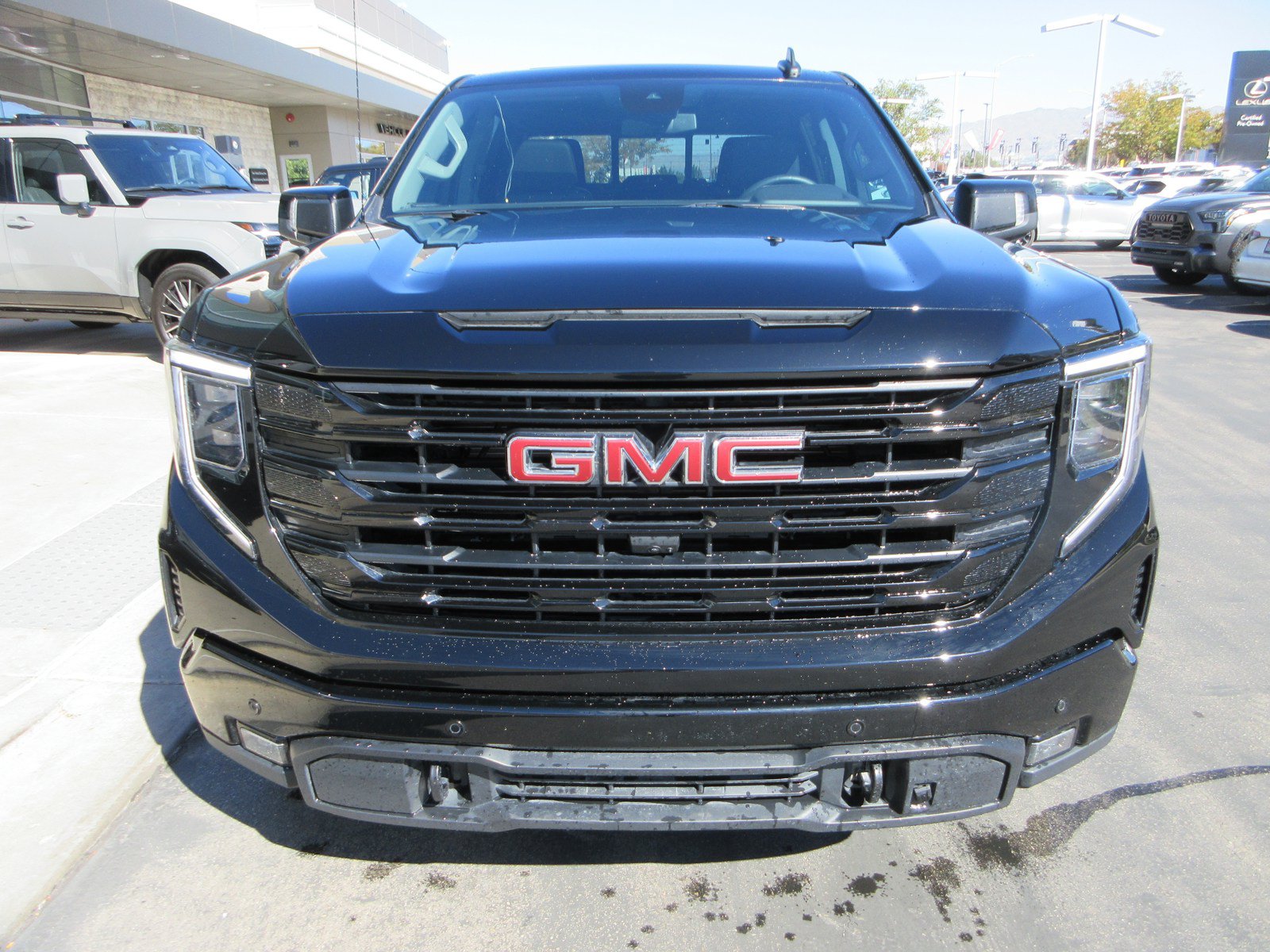 Used 2024 GMC Sierra 1500 Elevation w/ Elevation Premium Package AWD/4WD image 17