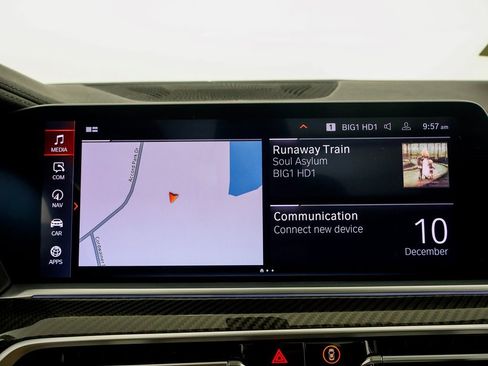 Used 2021 BMW X6 M50i image 16