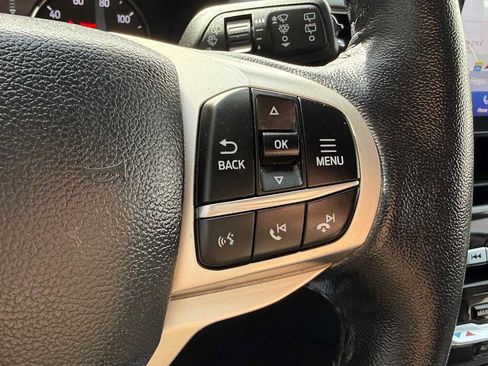 Used 2022 Ford Explorer Limited w/ Equipment Group 301A AWD/4WD image 17