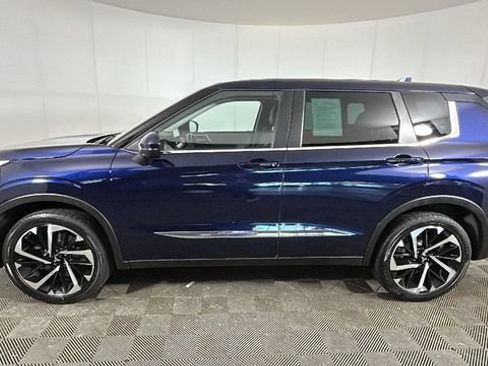 Used 2023 Mitsubishi Outlander SE FWD image 5
