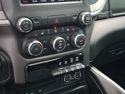 Used 2019 RAM 1500 Big Horn AWD/4WD image 16
