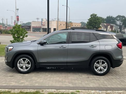 Used 2021 GMC Terrain SLE w/ Driver Convenience Package FWD image 4