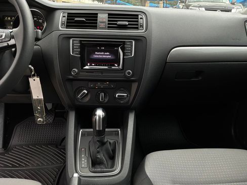 Used 2018 Volkswagen Jetta S FWD image 12