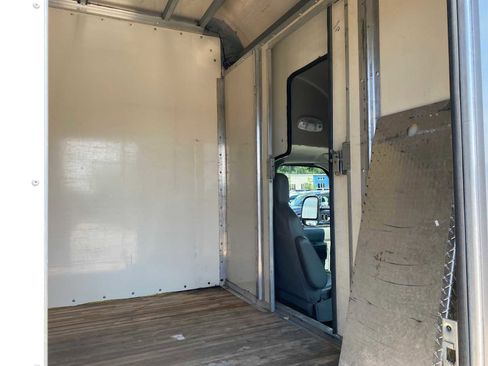 Used 2017 Ford E-450 and Econoline 450 Super Duty image 20