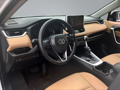 Used 2025 Toyota RAV4 XLE Premium AWD/4WD image 17