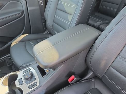 Used 2022 GMC Terrain Denali w/ LPO, Floor Liner Package image 37