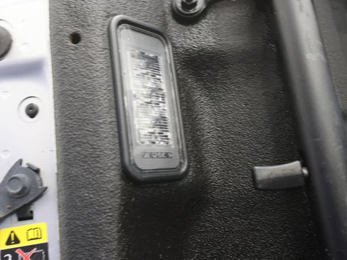 Used 2023 GMC Sierra 2500 SLE w/ SLE Convenience Package image 32