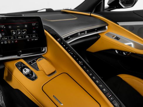 Used 2021 Chevrolet Corvette Stingray Preferred Conv w/ 2LT image 34