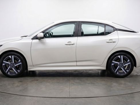 Used 2025 Nissan Sentra SV FWD image 5