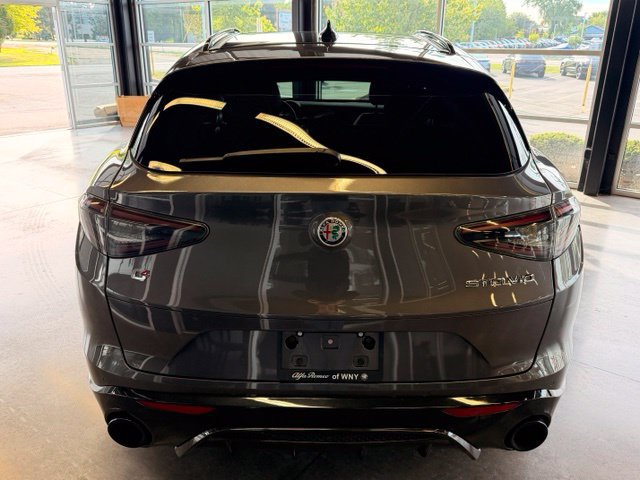 Used 2024 Alfa Romeo Stelvio Veloce AWD/4WD image 4
