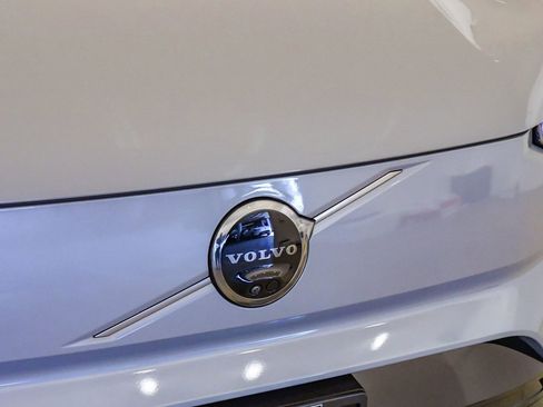 Certified 2025 Volvo EX90 Ultra AWD/4WD image 8
