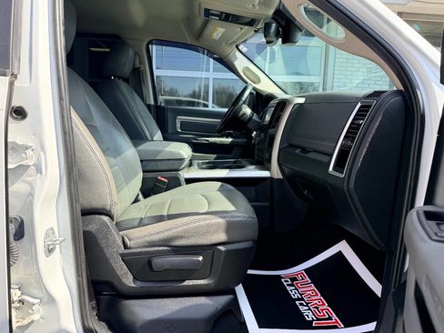 Used 2018 RAM 1500 SLT image 39