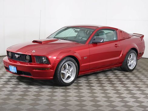 Used 2006 Ford Mustang GT Premium RWD image 3