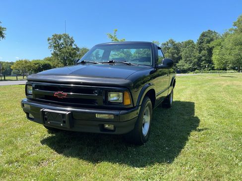 Used 1994 Chevrolet S10 Pickup 2WD Regular Cab image 9