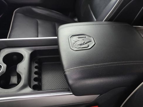Used 2025 RAM 1500 Laramie AWD/4WD image 33