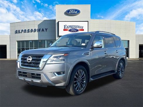 Used 2024 Nissan Armada Platinum w/ Captain's Chairs Package image 2