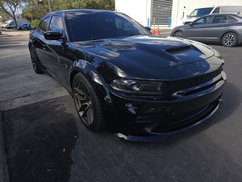 Used 2022 Dodge Charger SRT Hellcat w/ Harman/Kardon Audio Group image 2