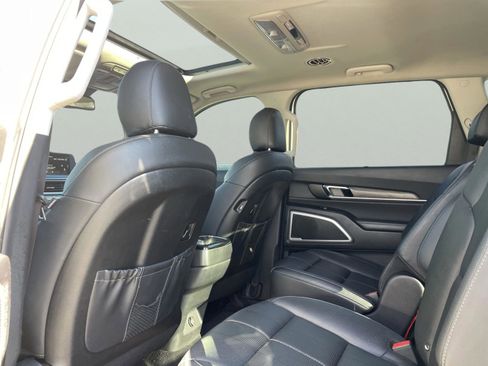 Used 2020 Kia Telluride EX w/ EX Premium Package image 18