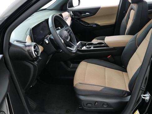 Used 2025 Chevrolet Equinox ACTIV w/ Safety and Technology Package image 23