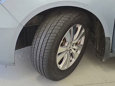 Used 2014 Honda Odyssey EX-L image 33