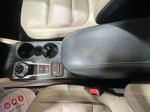 Used 2021 Ford Escape SEL AWD/4WD image 12