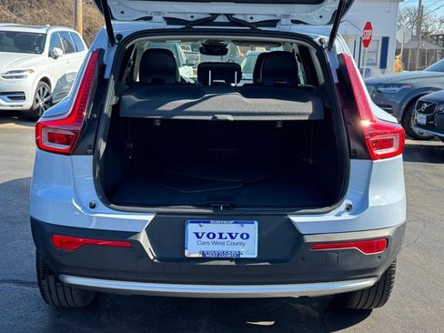 Certified 2025 Volvo XC40 B5 Core image 5