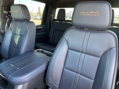 Used 2024 Chevrolet Silverado 2500 High Country w/ Technology Package image 27