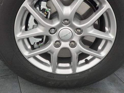 New 2027 Chrysler Pacifica Select FWD image 32
