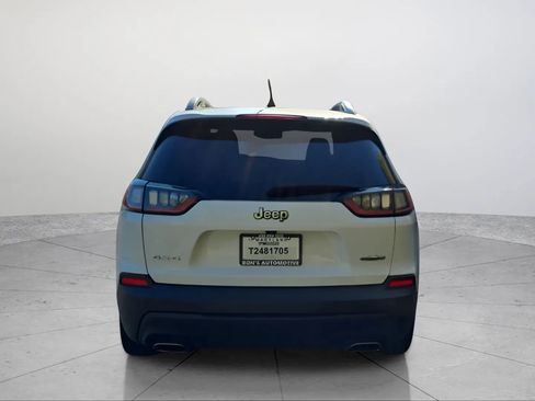 Used 2019 Jeep Cherokee Latitude Plus w/ Cold Weather Group AWD/4WD image 14