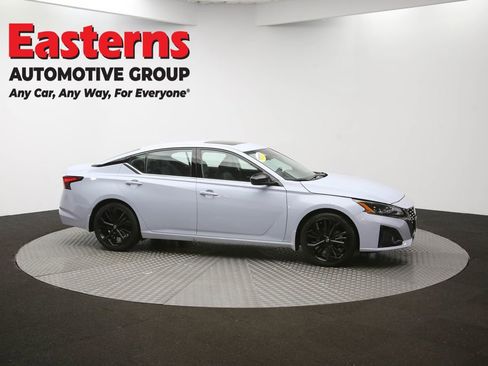 Used 2023 Nissan Altima 2.5 SR w/ SR Premium Package image 46