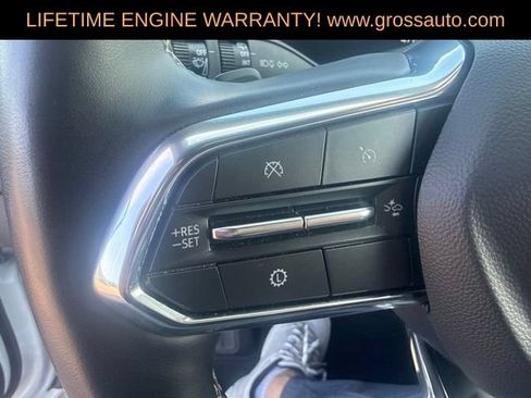 Used 2025 Chevrolet Traverse LT AWD/4WD image 20
