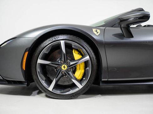 Used 2022 Ferrari SF90 Spider image 14