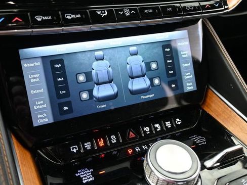 Used 2022 Jeep Grand Wagoneer Series III image 28