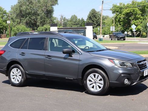 Used 2018 Subaru Outback 2.5i Premium AWD/4WD image 2