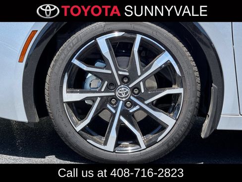 Used 2026 Toyota Prius Plug-In Hybrid FWD image 12